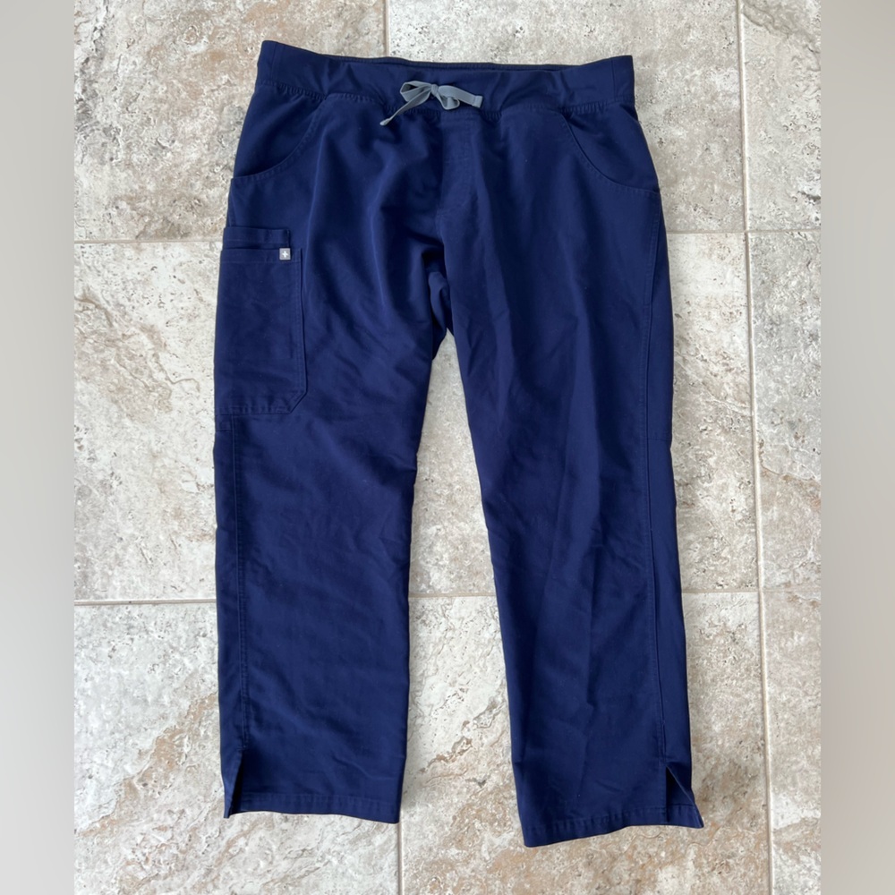 FIGS Women’s Kade Cargo Scrub Straight Leg Pants in Navy Blue, XL/P